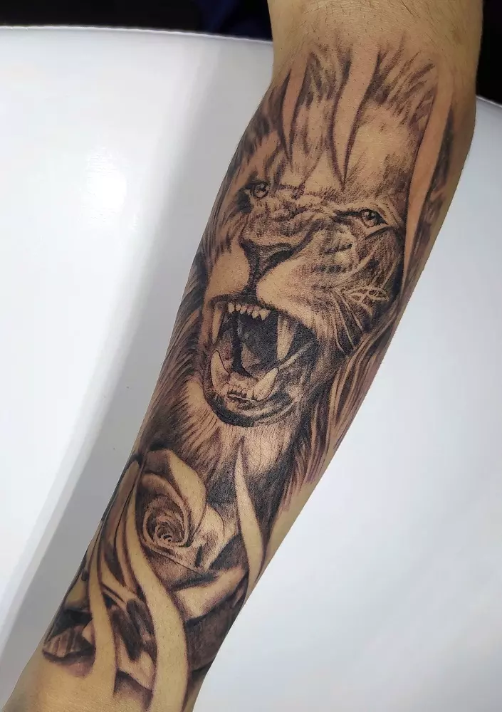 Foto de uma tatuagem desenhada pelo Matheus Sampaio